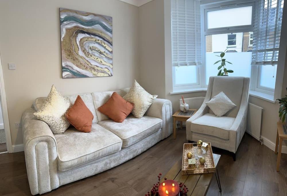 Adam'S Place, Watford Wd17 2Py Villa Buitenkant foto
